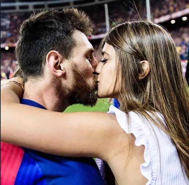 踢足球冠军梅西,梅西又一次踢丢点球