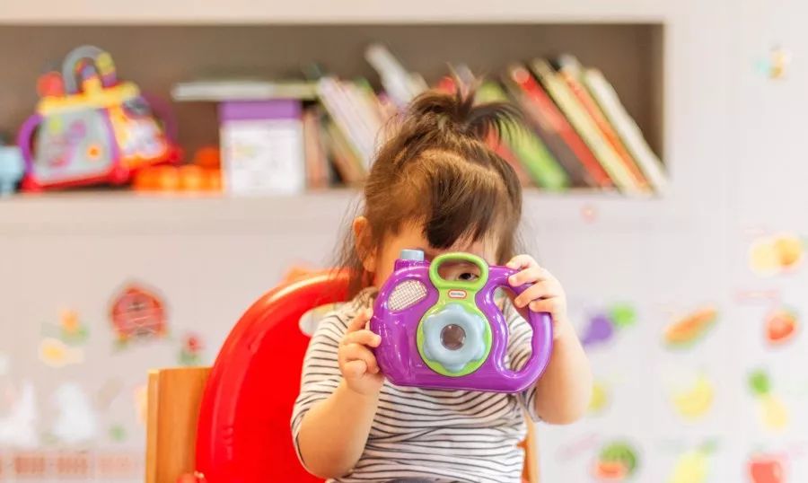 别让负面情绪毁了你的孩子,别让你的情绪暴力毁坏孩子一生