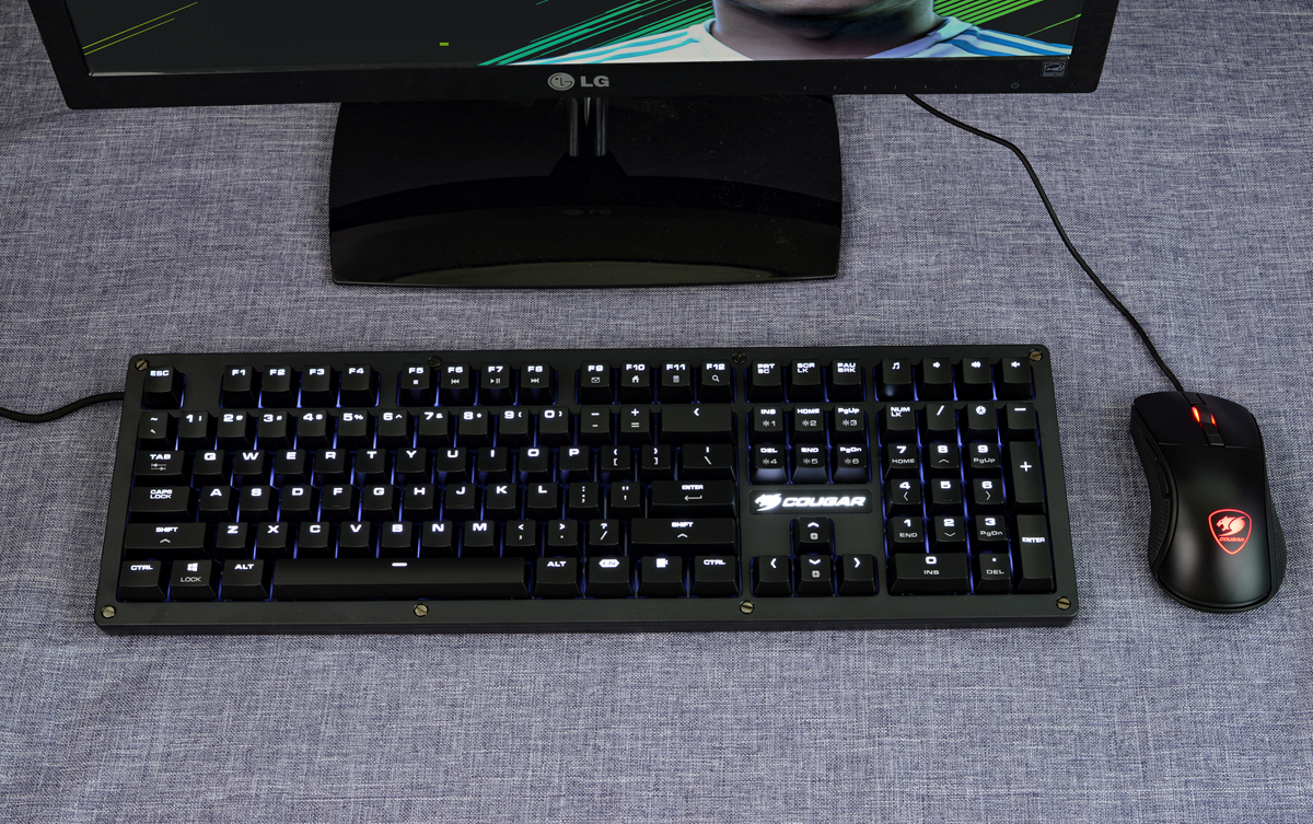 全套德国装备支持德国队，升级骨伽外设