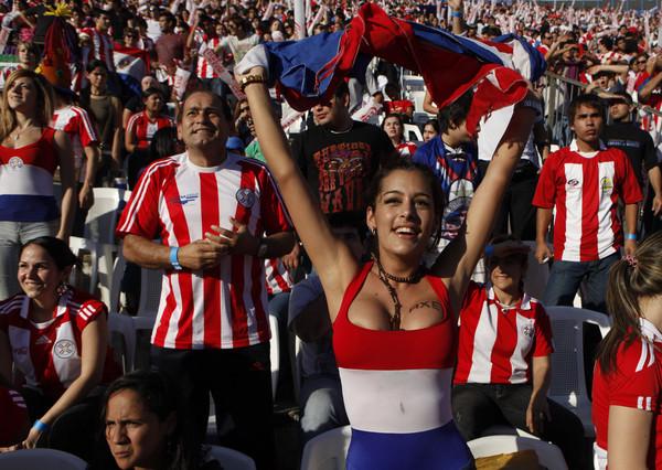 继巴拉圭、智利掀内衣主播,本届世界杯新娇点?