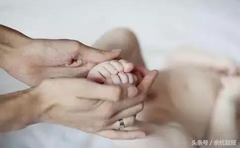 宝宝生出来血糖低,糖妈妈生下来的宝宝低血糖