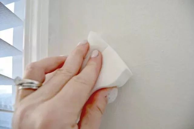 白墙弄脏怎么能擦净,白墙脏了小妙招轻松解决自制