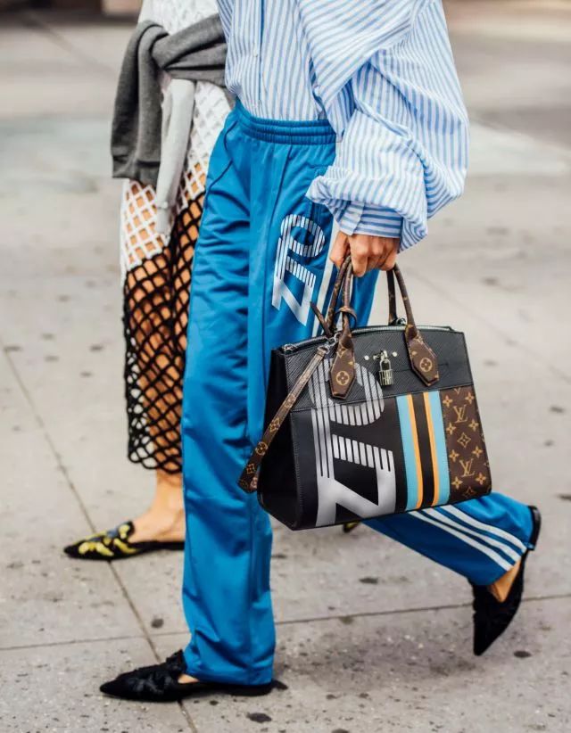 李宁跟nike联名鞋,德邦和李宁联名出运动服