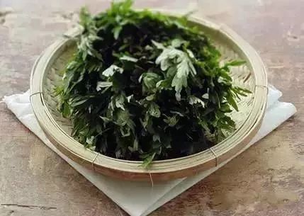 遂宁一位妈妈用艾叶煮水后，万万没想到···