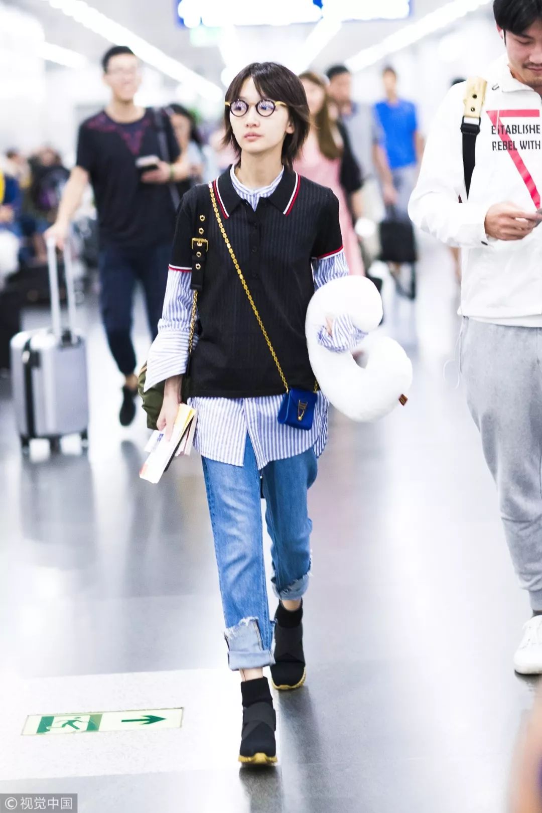 看球赛必须穿正品球衣吗,看球赛一定不可以带包