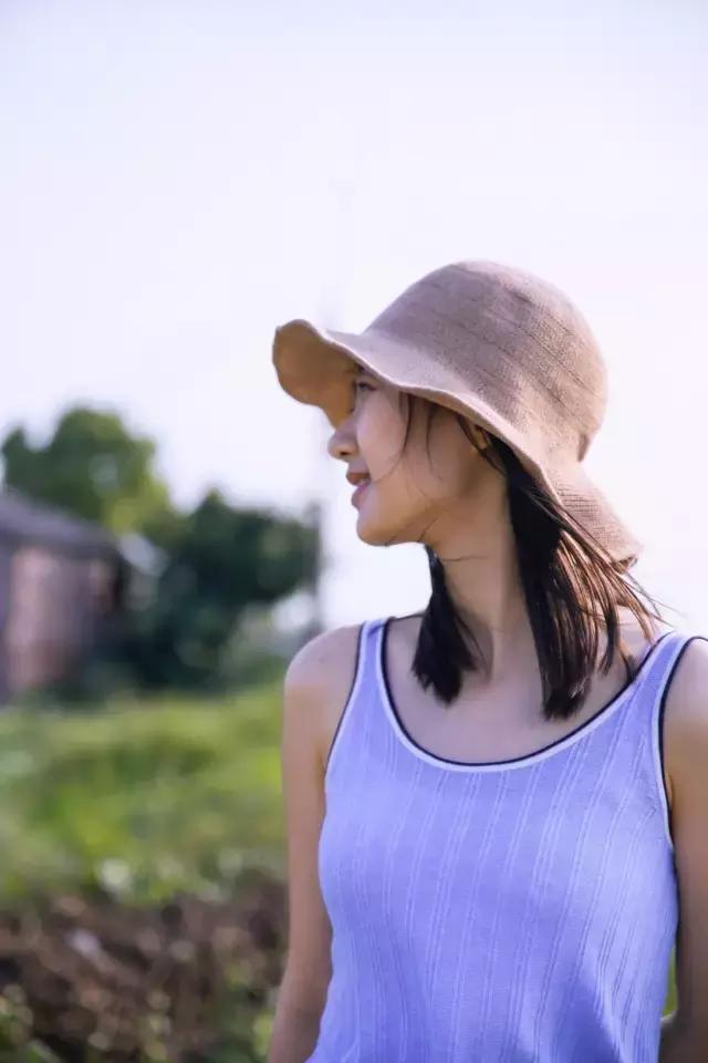 夏天拍照必备的10件衣服,夏季拍照服饰搭配图片