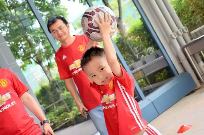 刚刚过去的父亲节，我和孩子在这里踢了一场世界杯