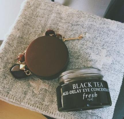 平价眼霜精华推荐排行榜前十名,娇韵诗双萃精华眼霜和sk2大眼眼霜