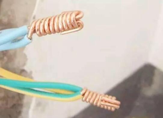 怎样接线才能使电线漏电跳闸,电工查漏电短路的方法