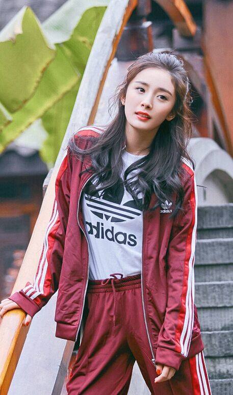 本以为迪丽热巴惊艳全场,迪丽热巴运动风穿搭