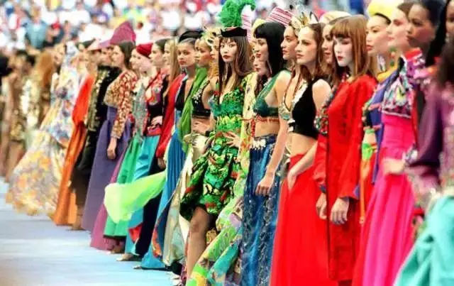 足球与篮球的结合,时尚与足球的融合