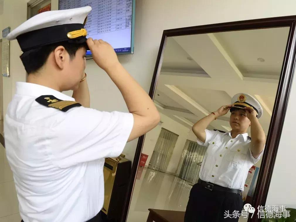 中国第一位上空间站女航天员,女引航员的真实生活照片