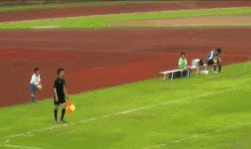 日本学生射门,日本球员踢小学生