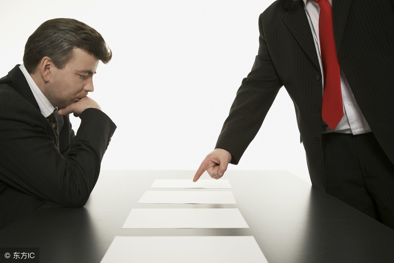 员工经常顶撞上司如何处理,如何处理当众顶撞上司的员工