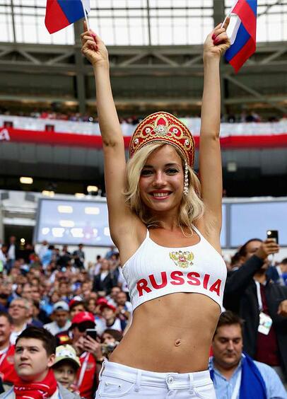 俄罗斯最美的女明星是谁,世界杯最出名女球迷