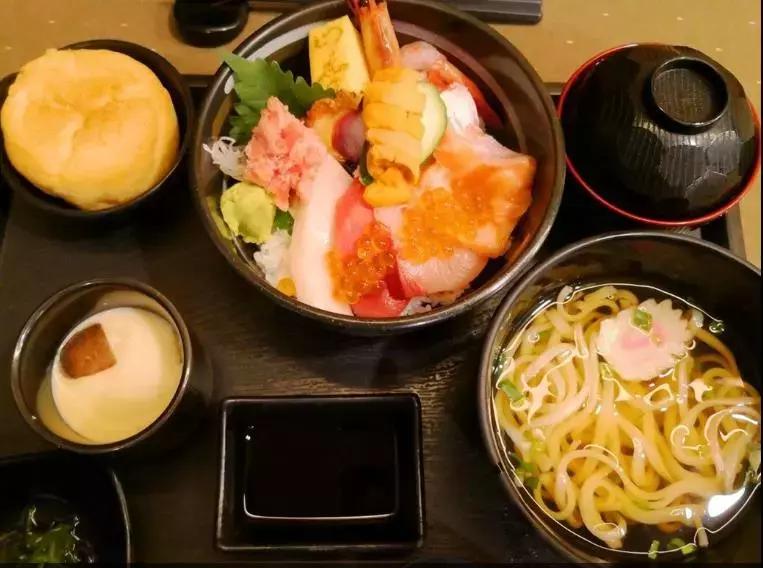 小零食大生意,四洲集团戴德丰