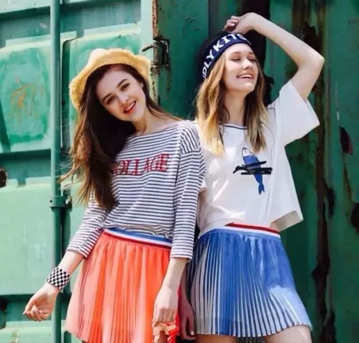 我们是茫茫人海中巧遇的相似灵魂,豆蔻年华里连结的双生花朵