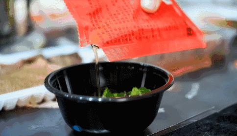 约四川姑娘的时候，你真的很需要一份重口味er的牛油火锅