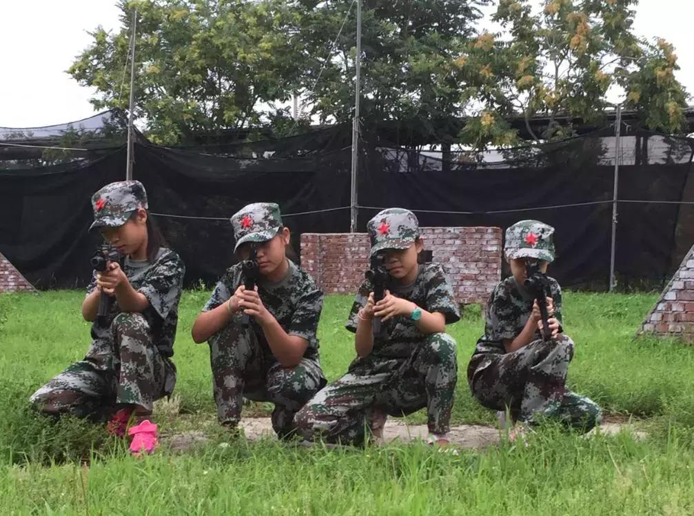 唐山青少年军事夏令营招生,唐山中小学生军事夏令营培训
