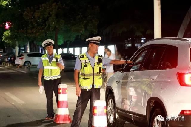 交警推出欧洲杯酒驾套餐,交警严查世界杯酒驾