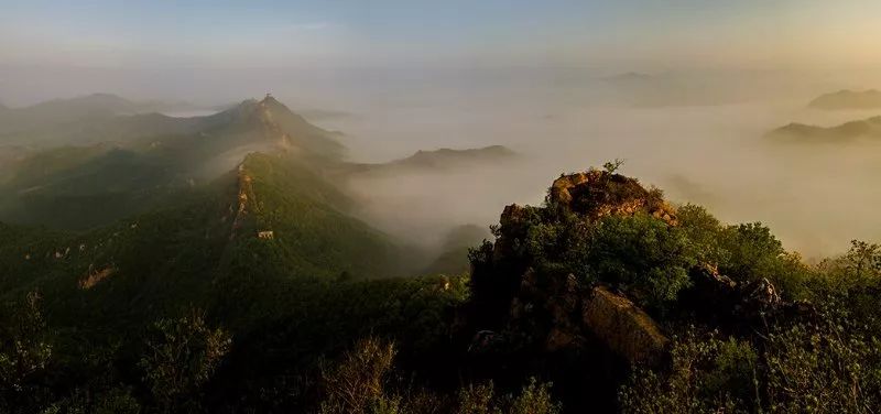 河北滦平金山岭长城云海美如画,长城美景美如画