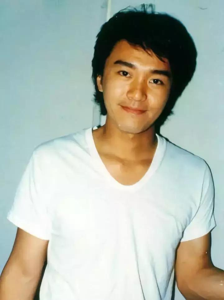 周星驰65岁拍电影,周星驰的人生经历