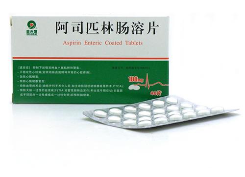 绿萝浇什么才能长得更旺盛,绿萝要怎样浇水才能长得快