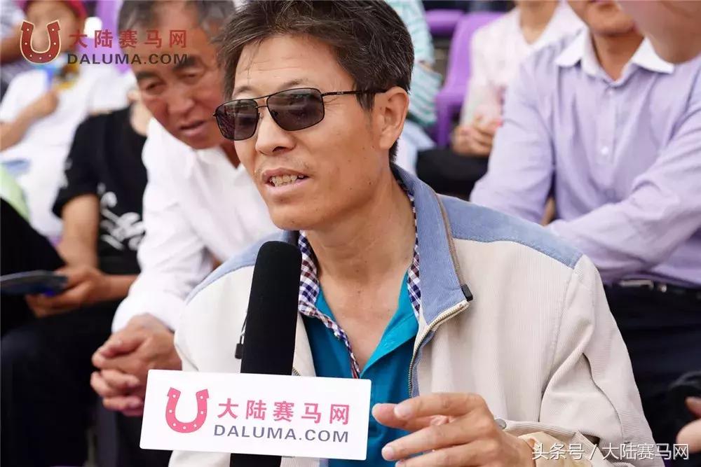 赛马点亮城市新名片：两位双冠王闪耀伊泰大漠“鄂尔多斯金杯”