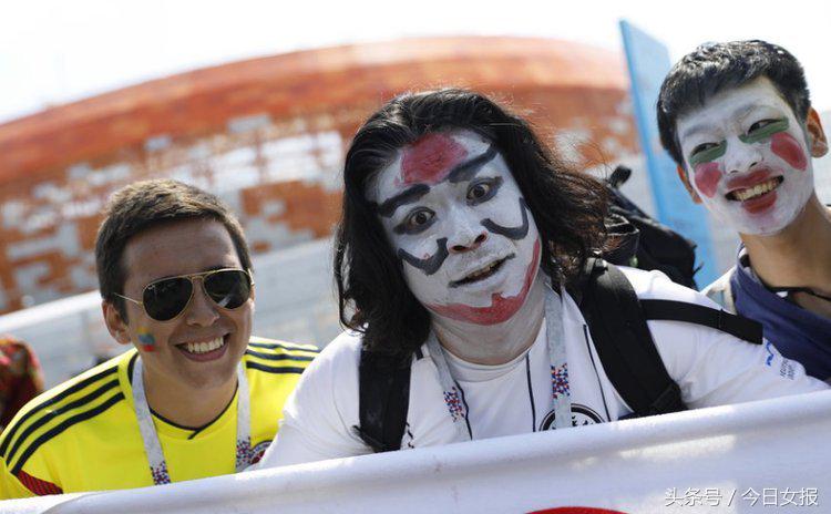 头顶“球场”化“猫”妆，“变相怪杰”满场飞，世界杯球迷谁最强