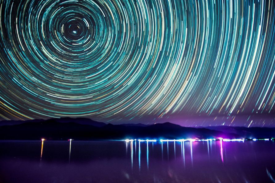 驻足眼前美景,泸沽湖的静谧之美