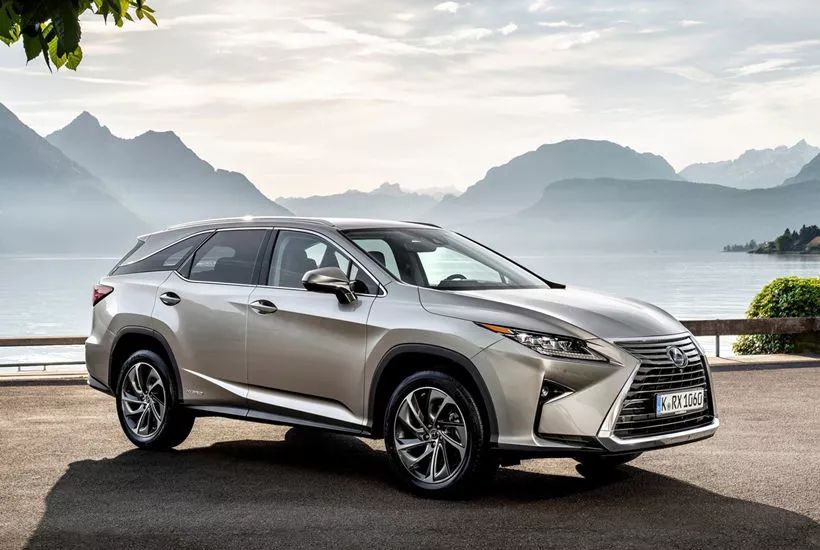 奥迪q8尊享动感和宝马x5进口顶配,2021款奥迪q8和宝马x5