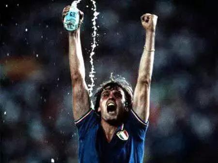 世界杯不单单只看球,世界杯不是年年都有足球看吗