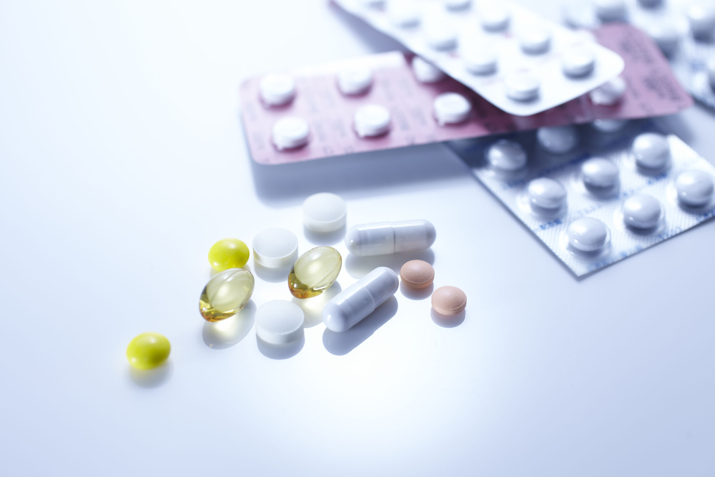 夏天老冒痘痘应该怎么调理,夏天长痘痘吃什么内调