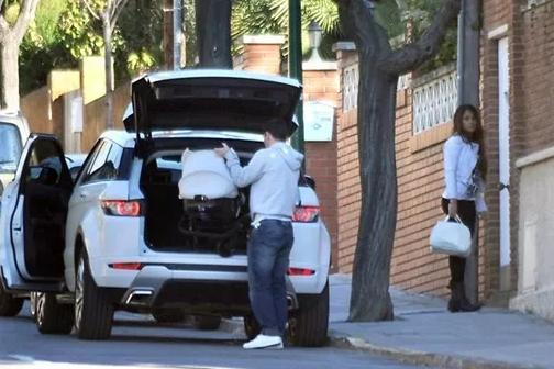 足球天才梅西,足球梅西的豪车