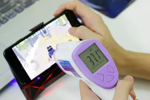 吃鸡解决游戏卡顿的方法,手机玩吃鸡卡顿发烫怎么办