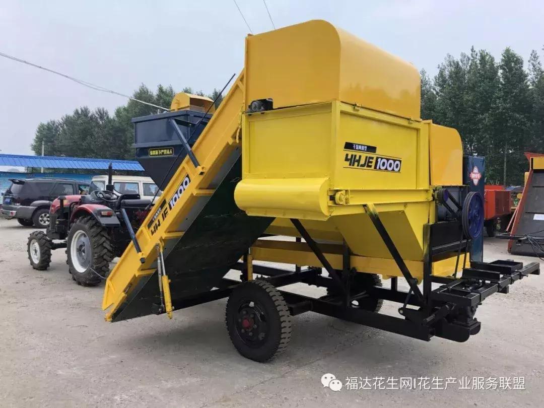 自走式花生摘果机最新款,福德花生翻秧机怎么样