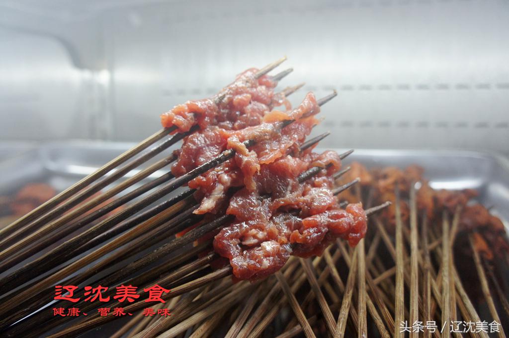 音乐配美食如歌如戏，酒吧加上串串香是一种什么样的体验