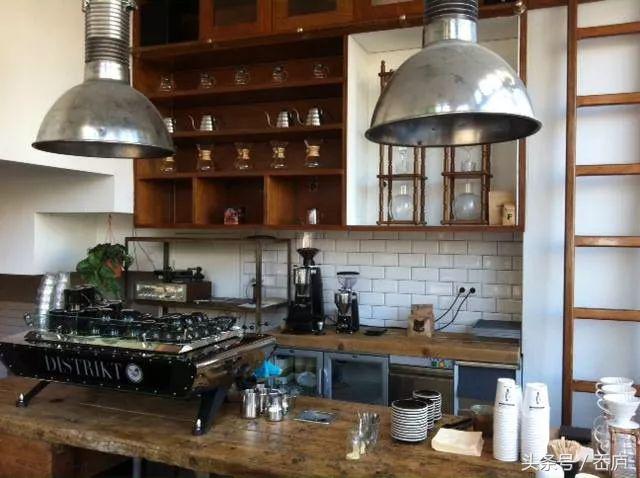 这个人均咖啡4杯的国家，除了梵高郁金香，有哪些咖啡馆值得逛