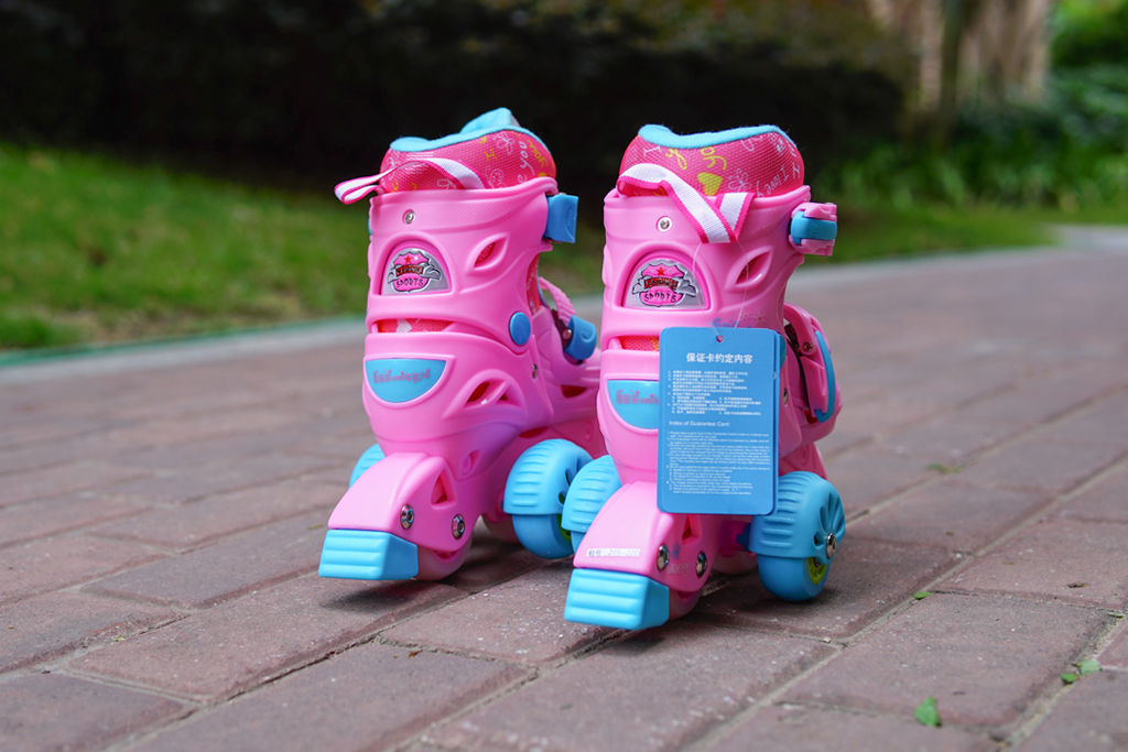 带辅助轮的溜冰鞋,儿童乐秀轮滑鞋新款