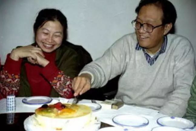 从清华男神沦为废人，三次自杀后，他活成了中国的“救赎之神”！