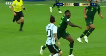 终于进了一个球的经典动作,梅西停球卸球一气呵成