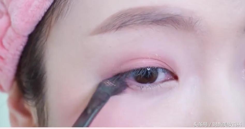 眼妆教程樱花盘,樱花眼妆教程初学者