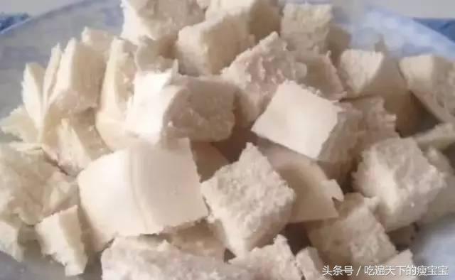 教大家在家制作面包糠,面包糠自制简单食物