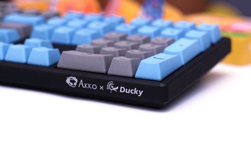 pbt机械键盘彩色背光蓝白键帽,pbt键帽的机械键盘推荐