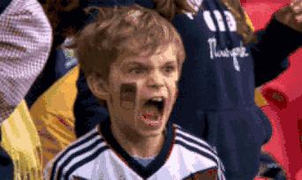 我必须穿最fashion的运动装看我“男票”踢球