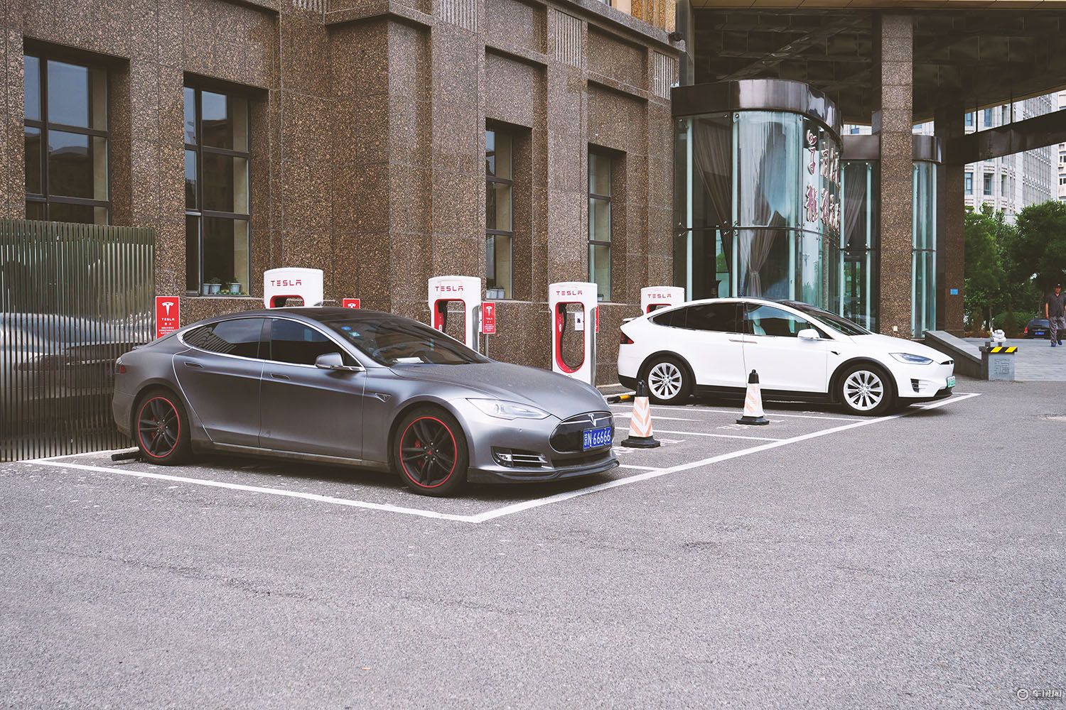 特斯拉modelx自驾游,特斯拉长续航modelx自驾海南