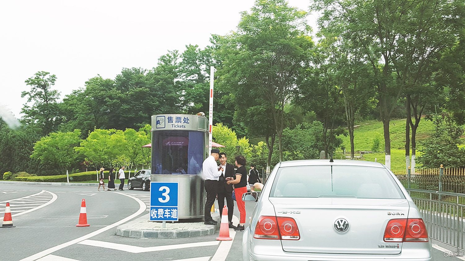 特斯拉modelx旅行,特斯拉modelx100d能跑多少公里