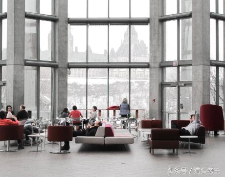 遇到强势的领导该怎么办,遇到强势的领导