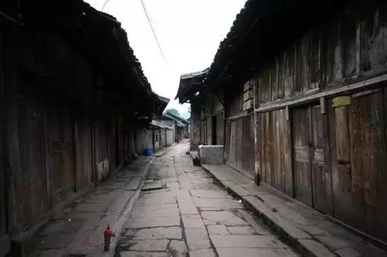 乐山周边竟有这样一个神秘古镇？连历史记载都没有，周末约~