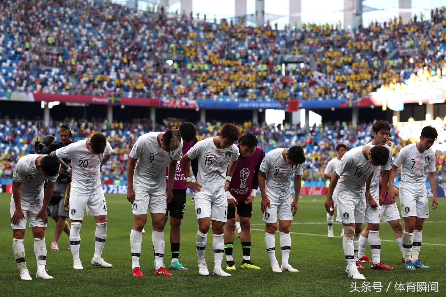 俄罗斯世界杯，将足球踢成了橄榄球，太极虎掀翻超级战车值得尊敬